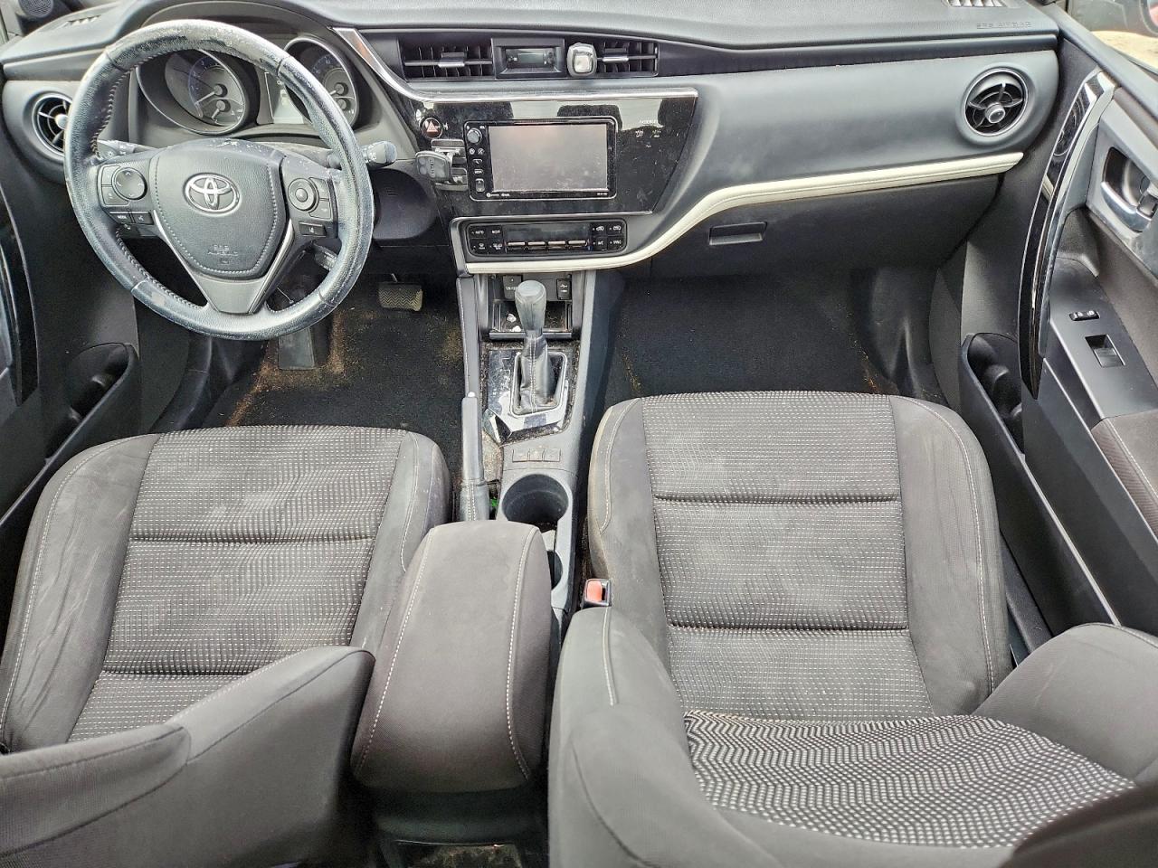 Toyota Corolla Image 9