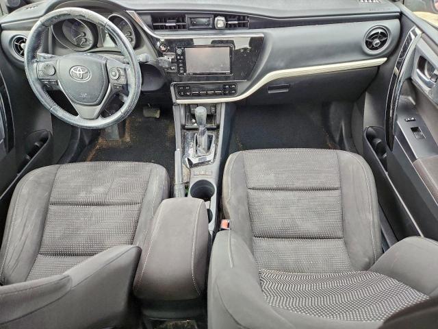 Toyota Corolla Image 9