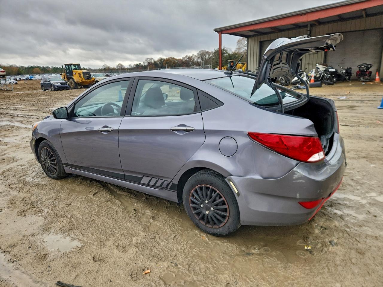 Hyundai ACCENT Se Image 4