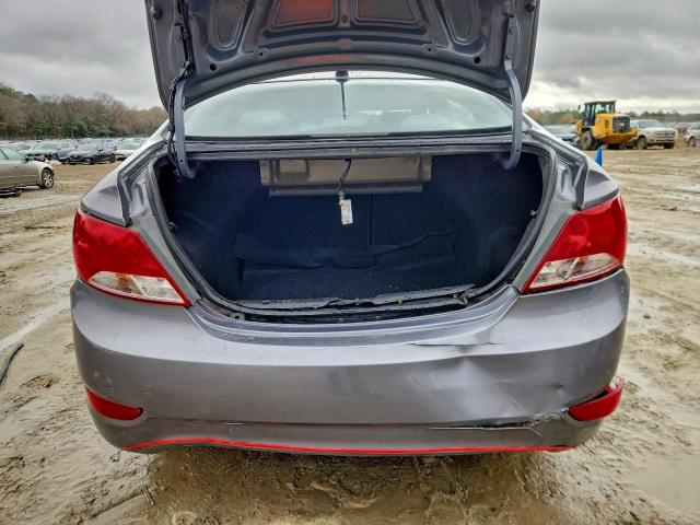 Hyundai ACCENT Se Image 2