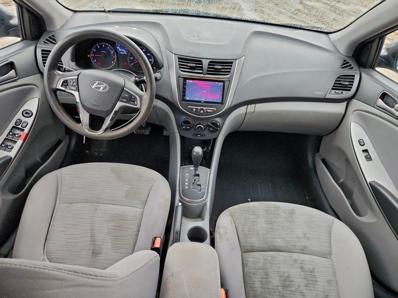 Hyundai ACCENT Se Image 9
