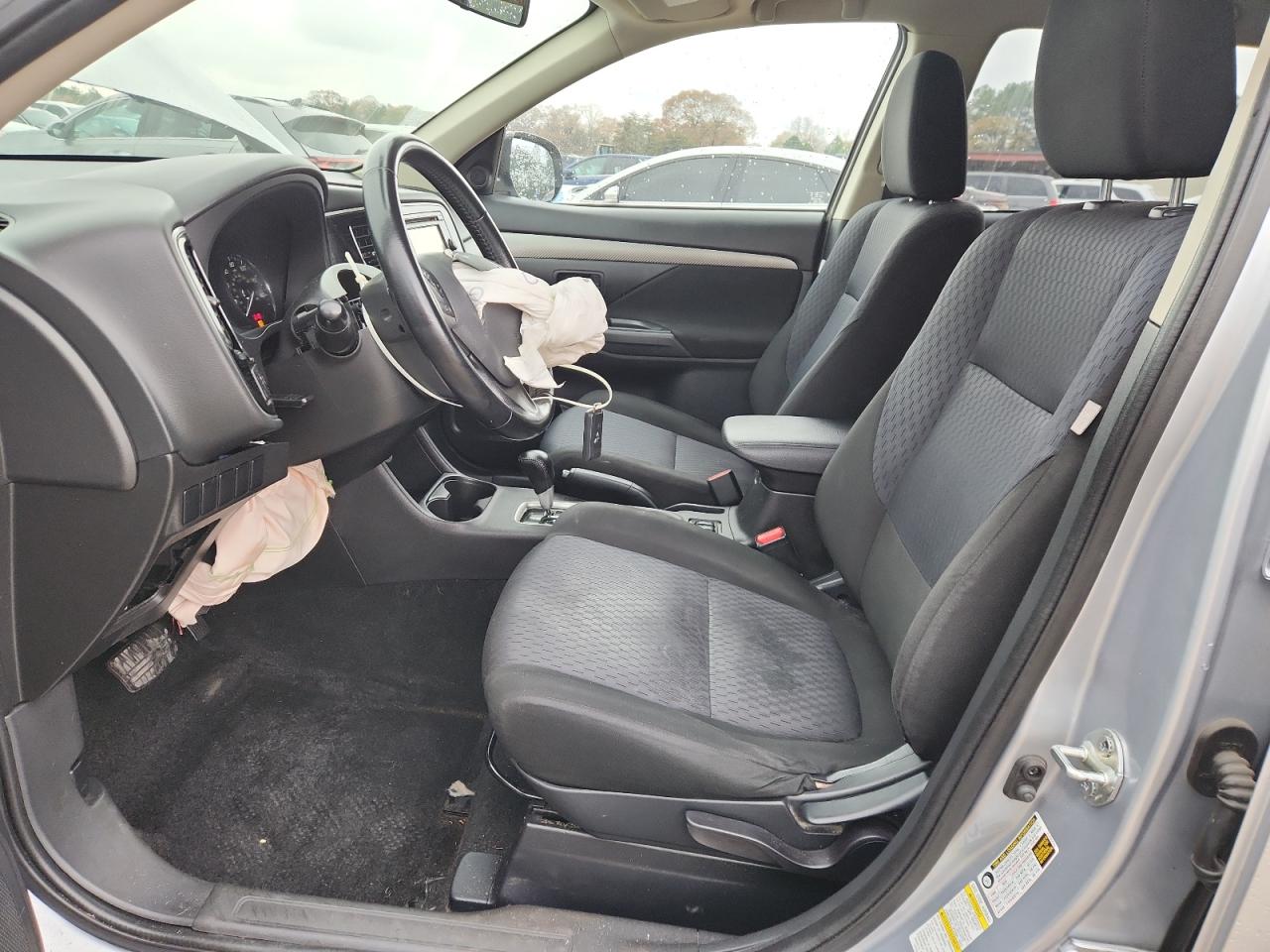 Mitsubishi Outlander Se Image 4