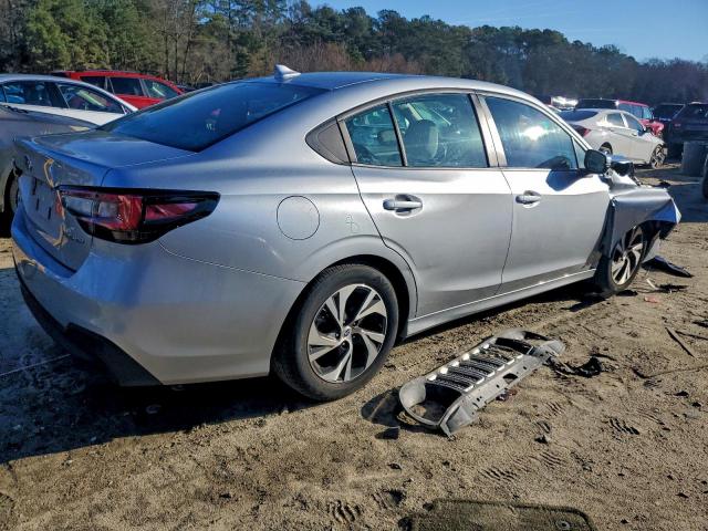 Subaru Legacy Premium Image 7