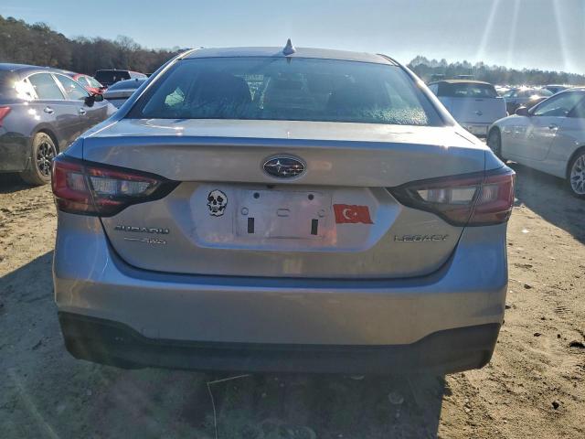 Subaru Legacy Premium Image 5