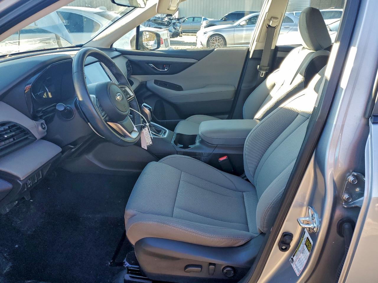 Subaru Legacy Premium Image 6