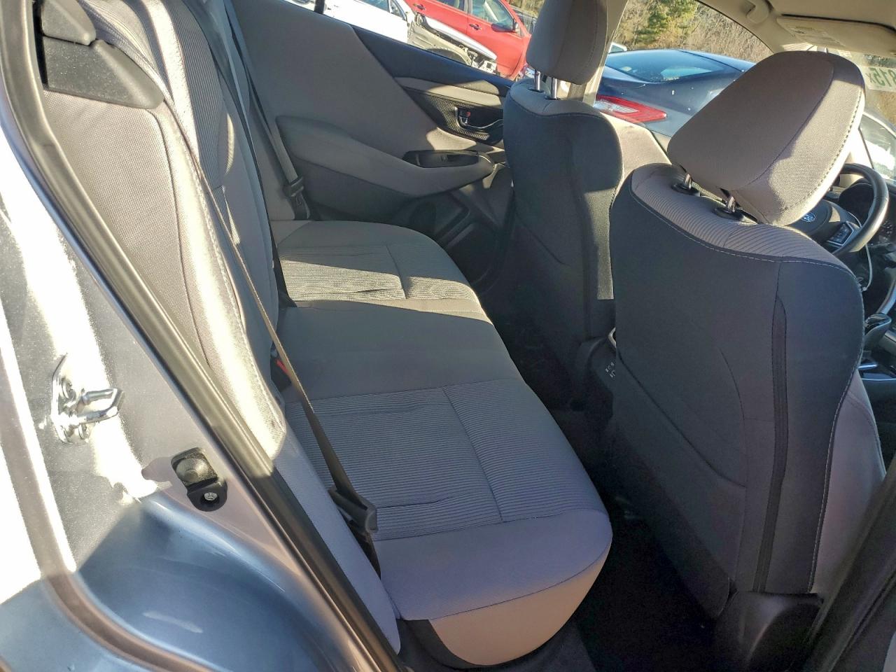 Subaru Legacy Premium Image 12