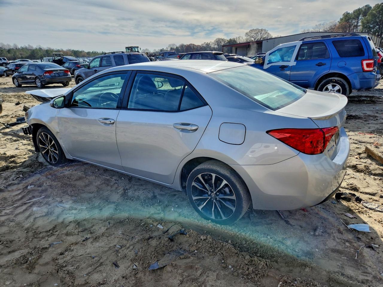 Toyota Corolla L Image 2