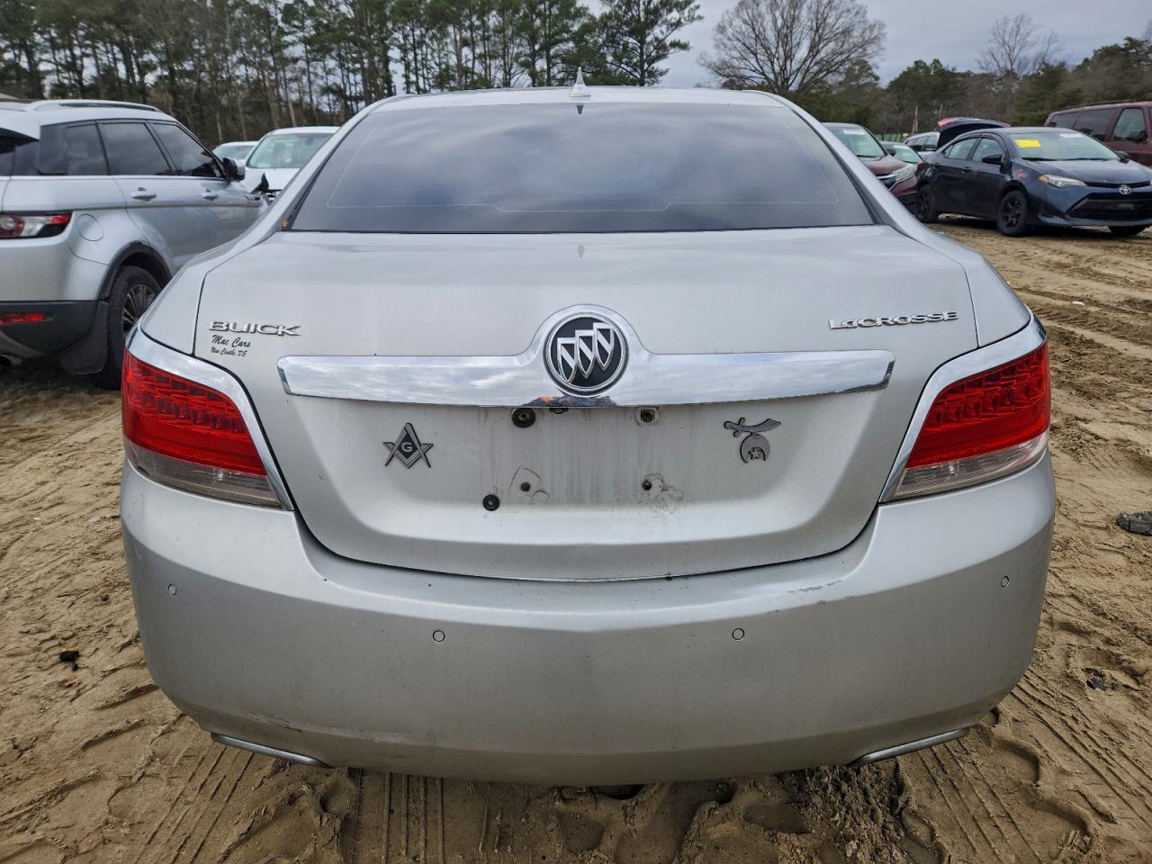 Buick LaCrosse Image 7