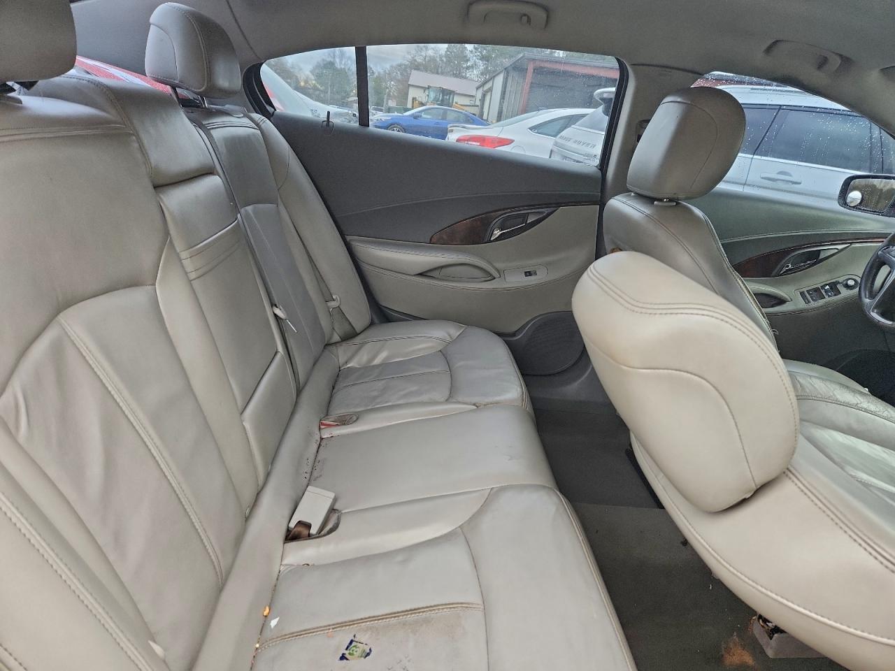 Buick LaCrosse Image 6