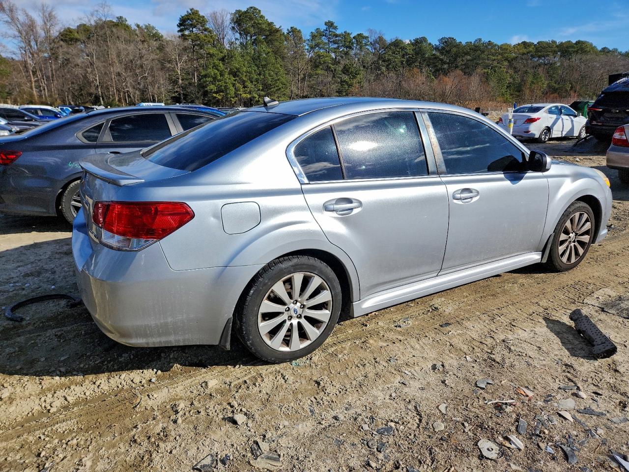 Subaru Legacy 2.5i Limited Image 2