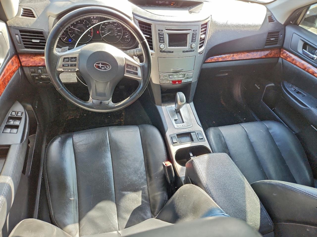 Subaru Legacy 2.5i Limited Image 10