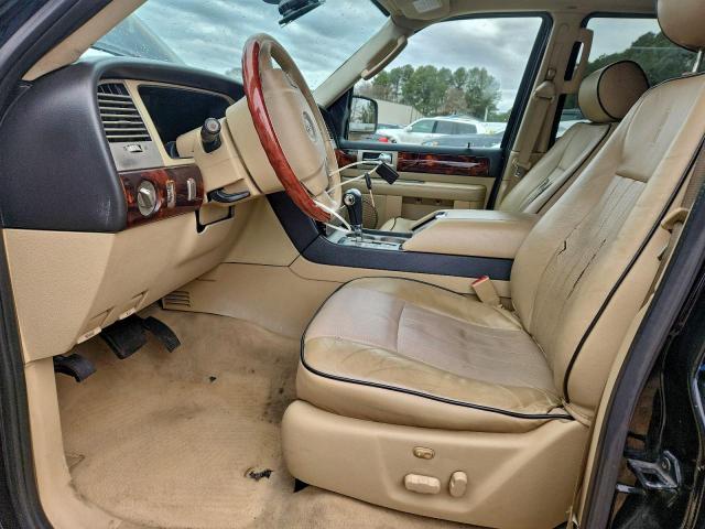 Lincoln Navigator Image 9