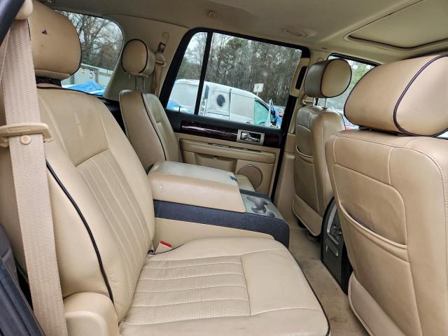 Lincoln Navigator Image 10