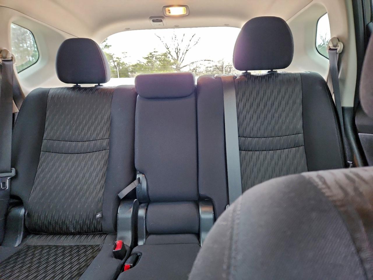 Nissan Rogue S Image 9