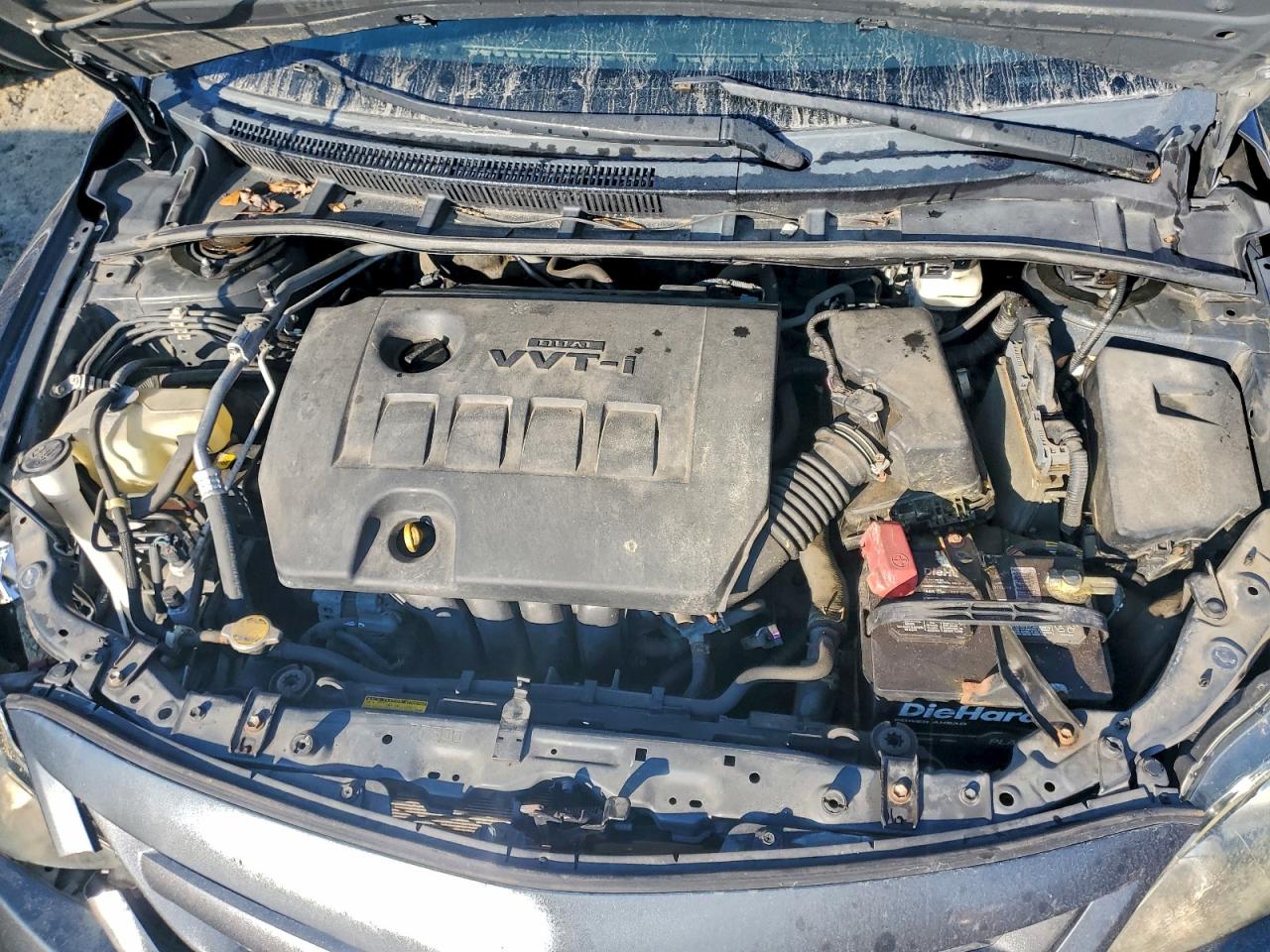 Toyota Corolla Base Image 12