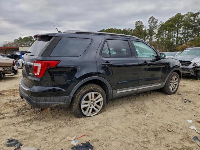 Ford Explorer Xlt Image 3