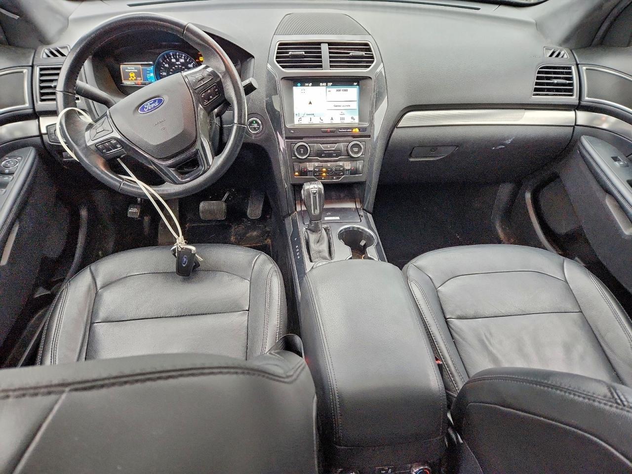 Ford Explorer Xlt Image 9