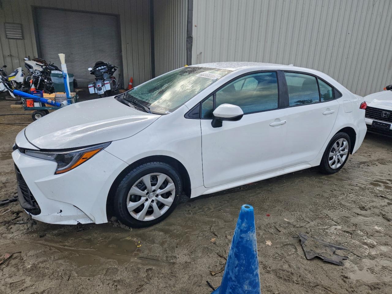 Toyota Corolla Le Image 1