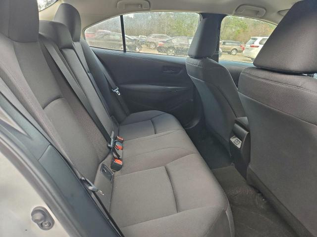 Toyota Corolla Le Image 10