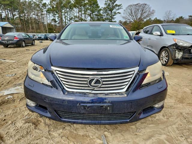 Lexus LS 460 Image 11