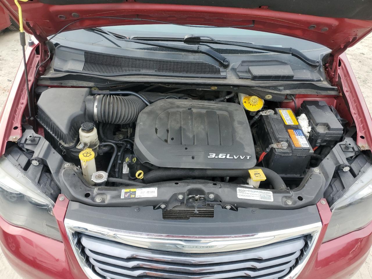 Chrysler Minivan S Image 14