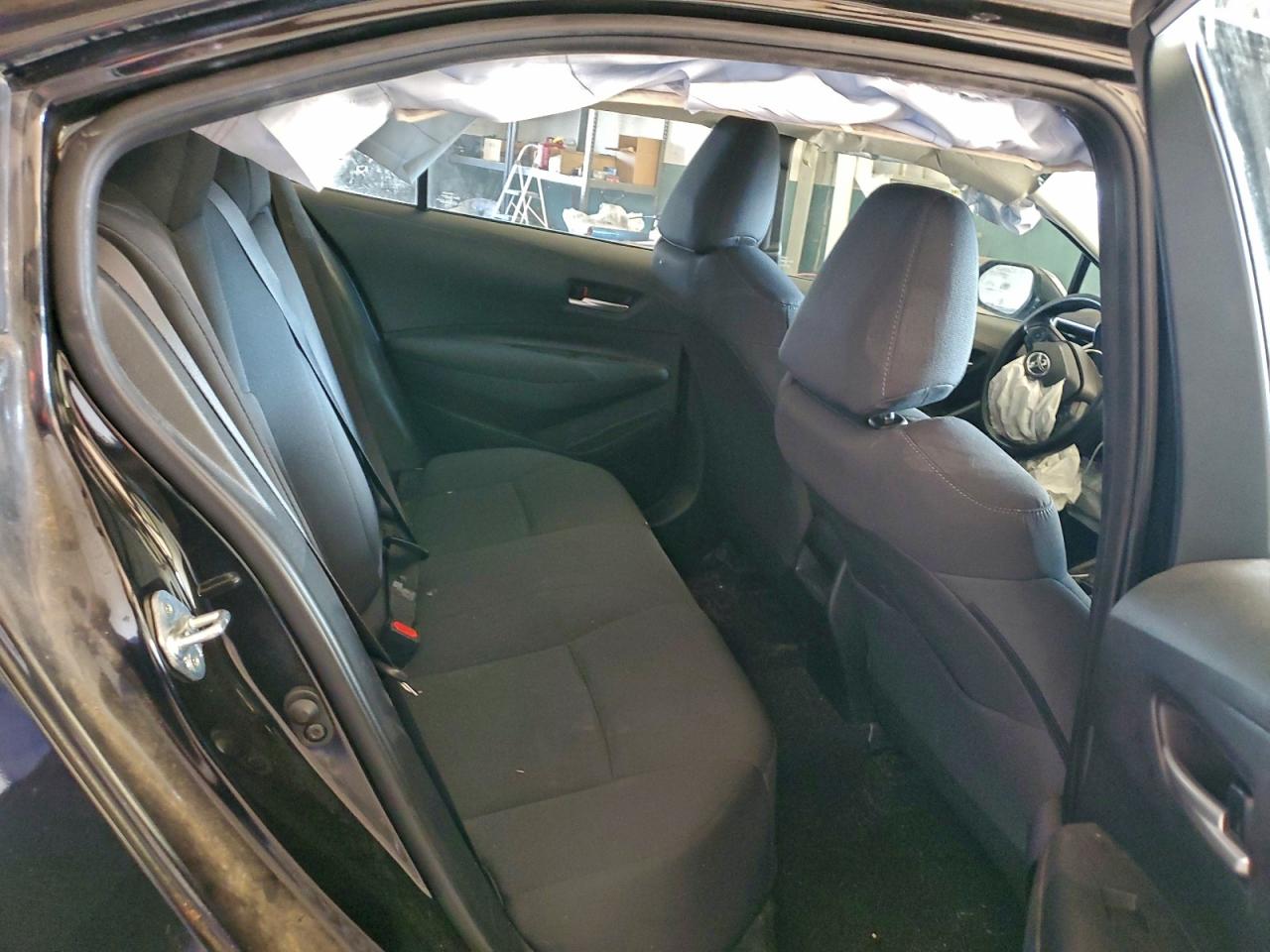 Toyota Corolla Le Image 8