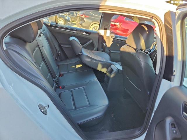 Volkswagen Jetta Sel Image 9