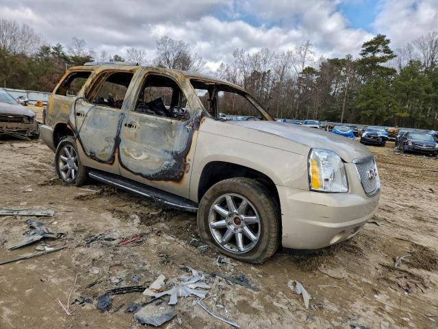 GMC Yukon Denali Image 5