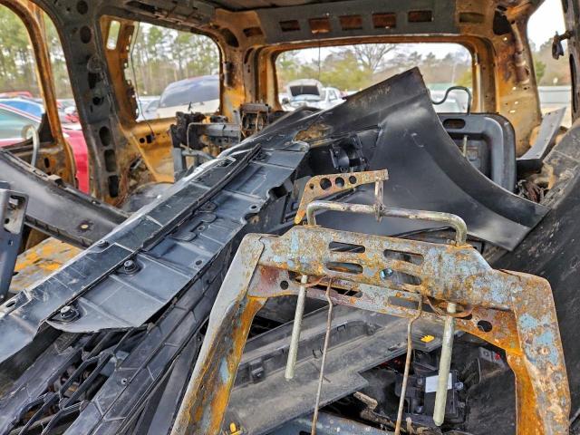 GMC Yukon Denali Image 12