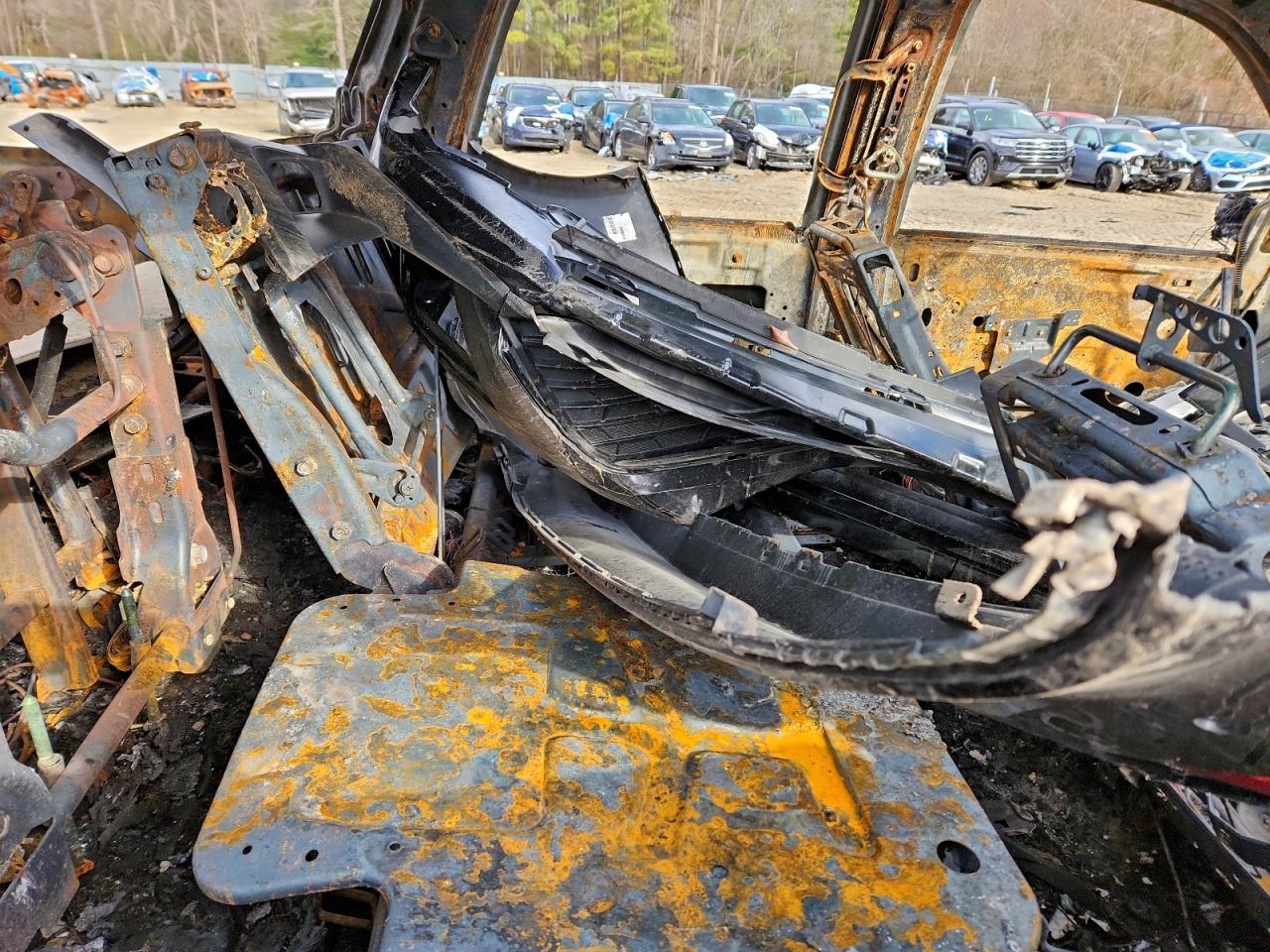 GMC Yukon Denali Image 11