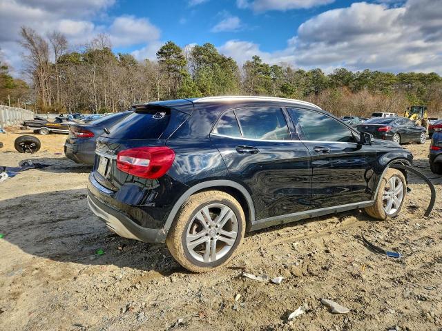 Mercedes-Benz GLA 250 4matic Image 4