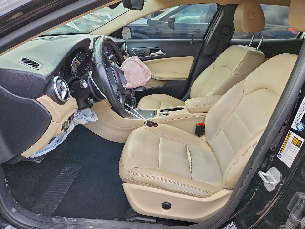 Mercedes-Benz GLA 250 4matic Image 8