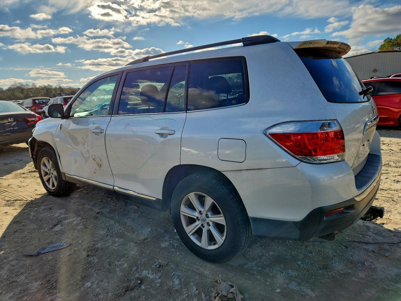 Toyota Highlander Base Image 13
