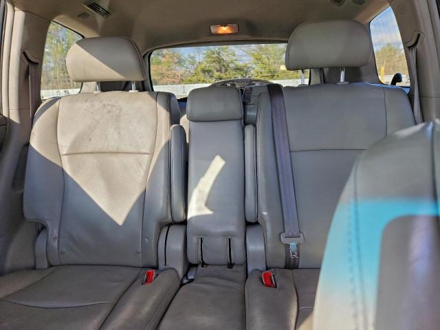 Toyota Highlander Base Image 4