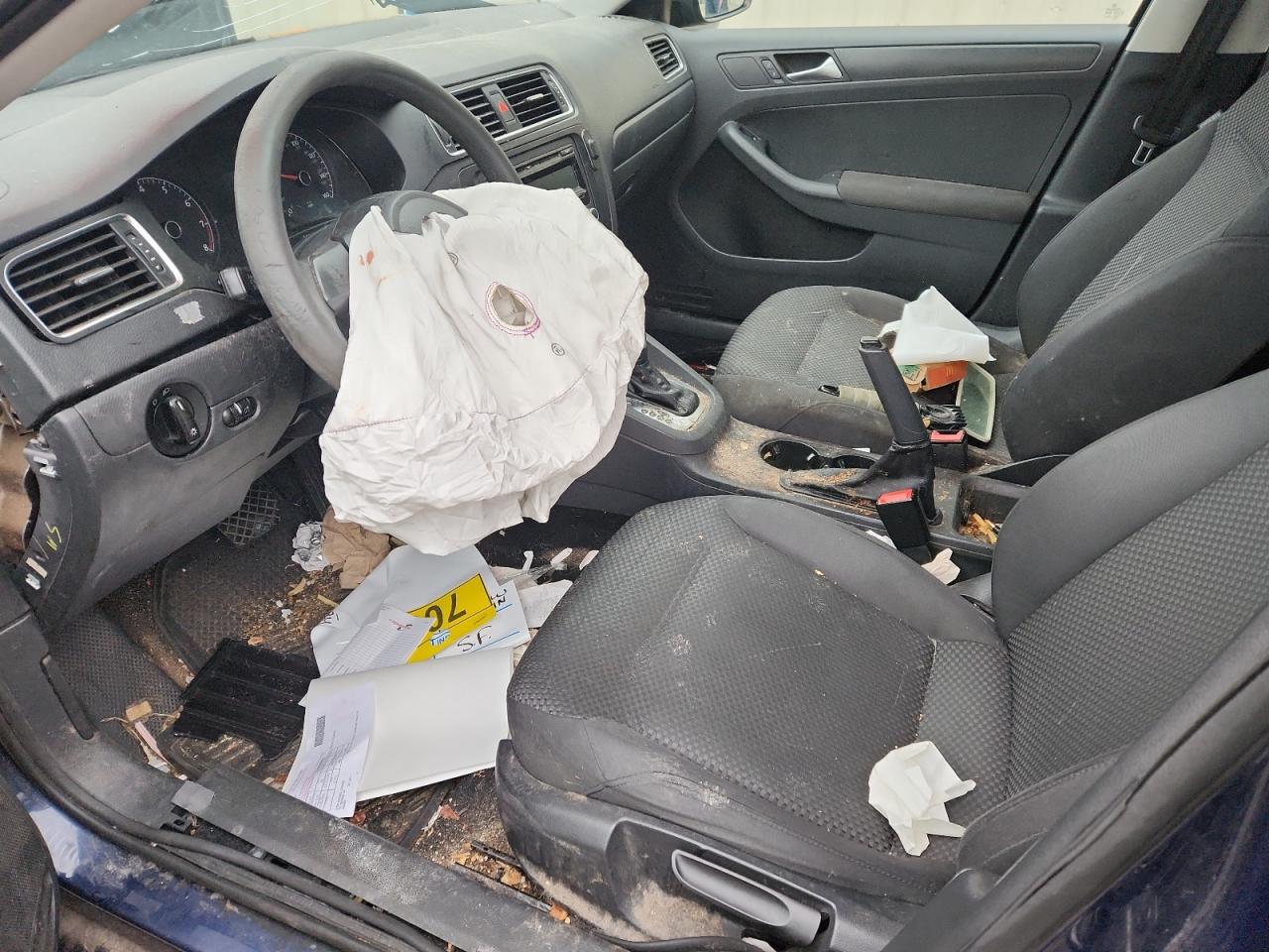 Volkswagen Jetta Base Image 5