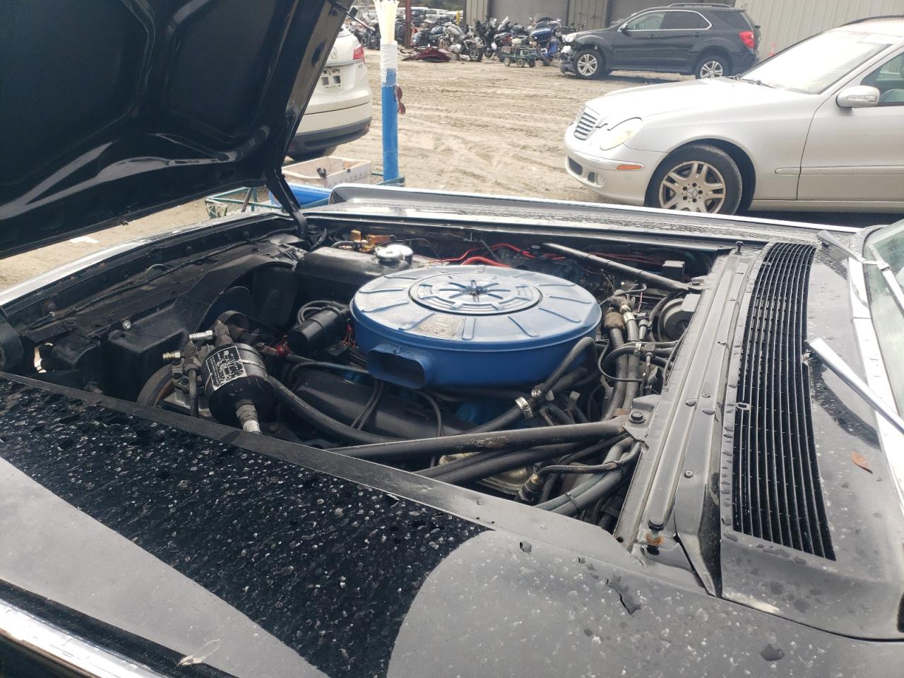 Lincoln Continental Image 8