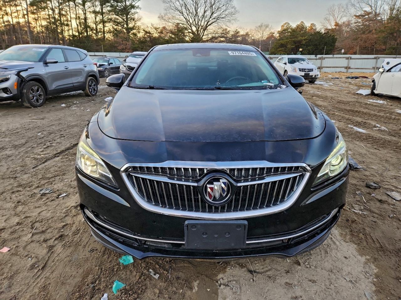 Buick LaCrosse Premium Image 5